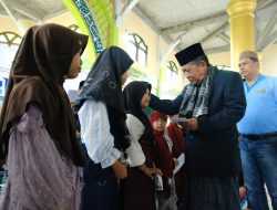 Wagub Sani Santuni 175 Anak Yatim Se-Kecamatan Betara
