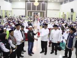 Sekda Sudirman Sambut Kepulangan 446 Jemaah Haji Jambi Kloter 25